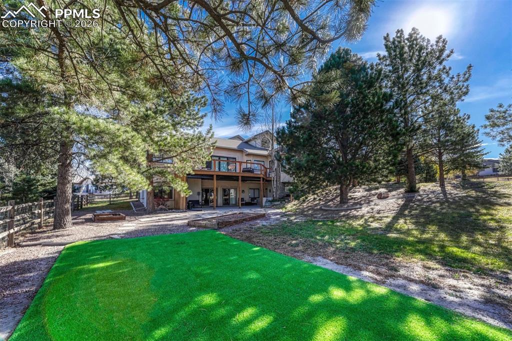 Image 5 of 46: Back of Structure