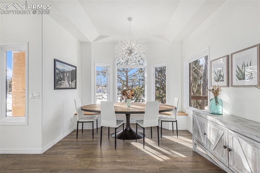 Image 6 of 46: Dining Area