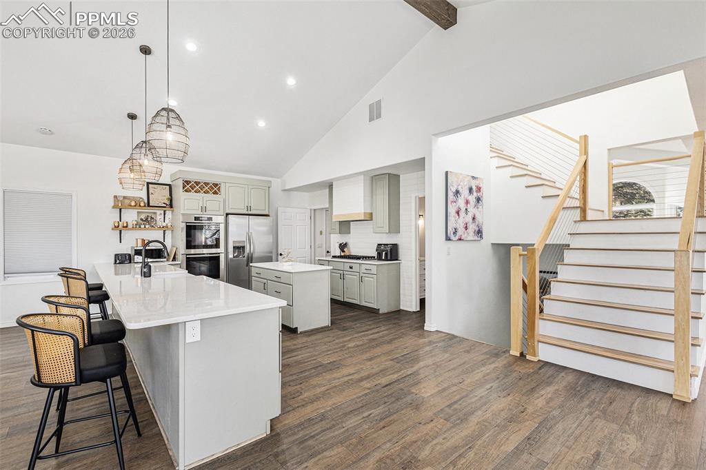 Image 9 of 46: Kitchen