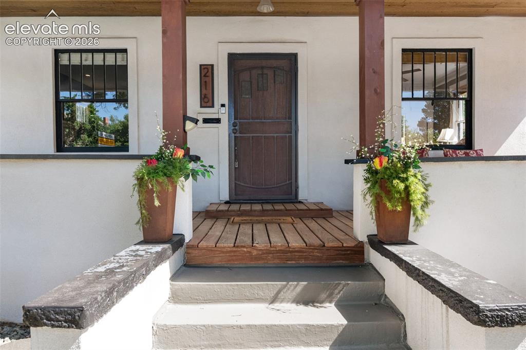 Image 4 of 48: Entry