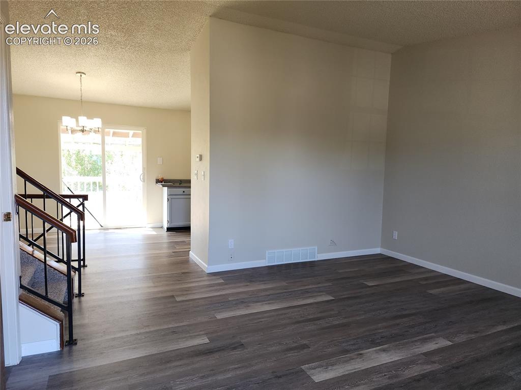 Image 4 of 17: Living Room