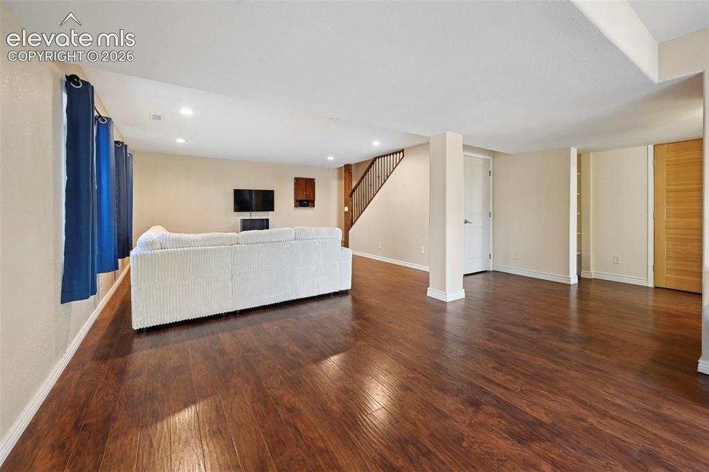 Image 36 of 48: Family Room