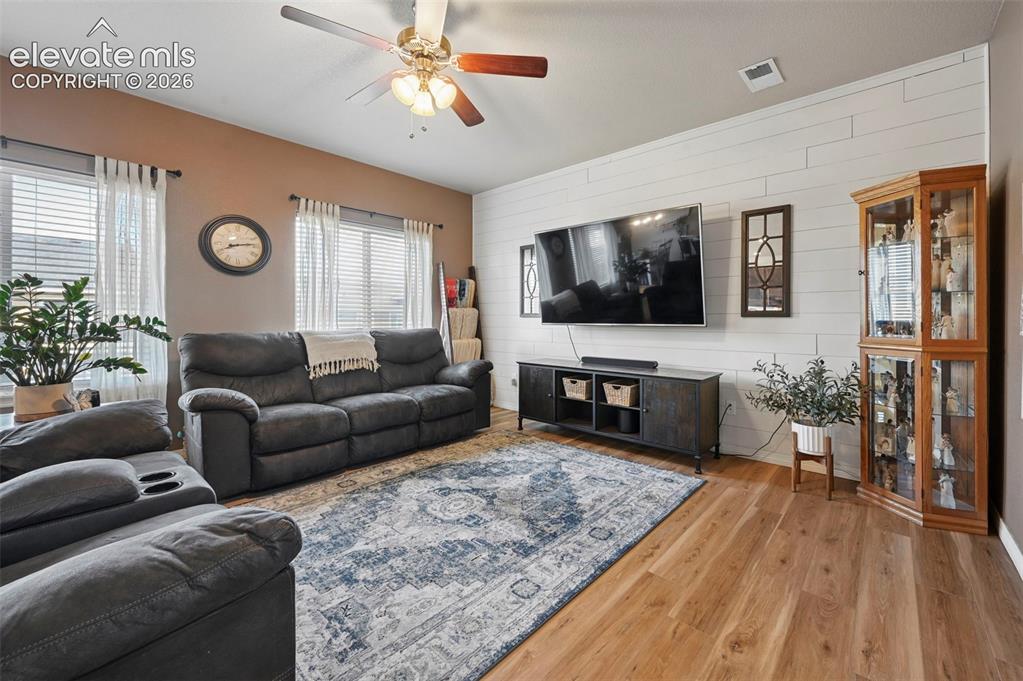 Image 4 of 48: Living Room