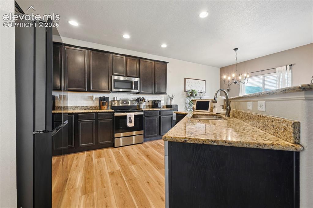 Image 9 of 48: Kitchen