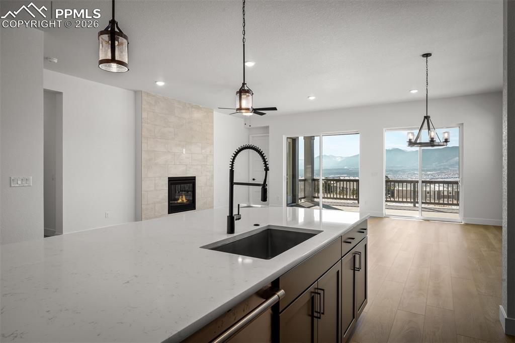 Image 13 of 36: Kitchen