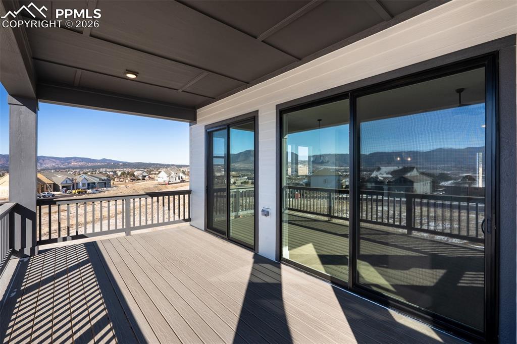 Image 17 of 36: Deck