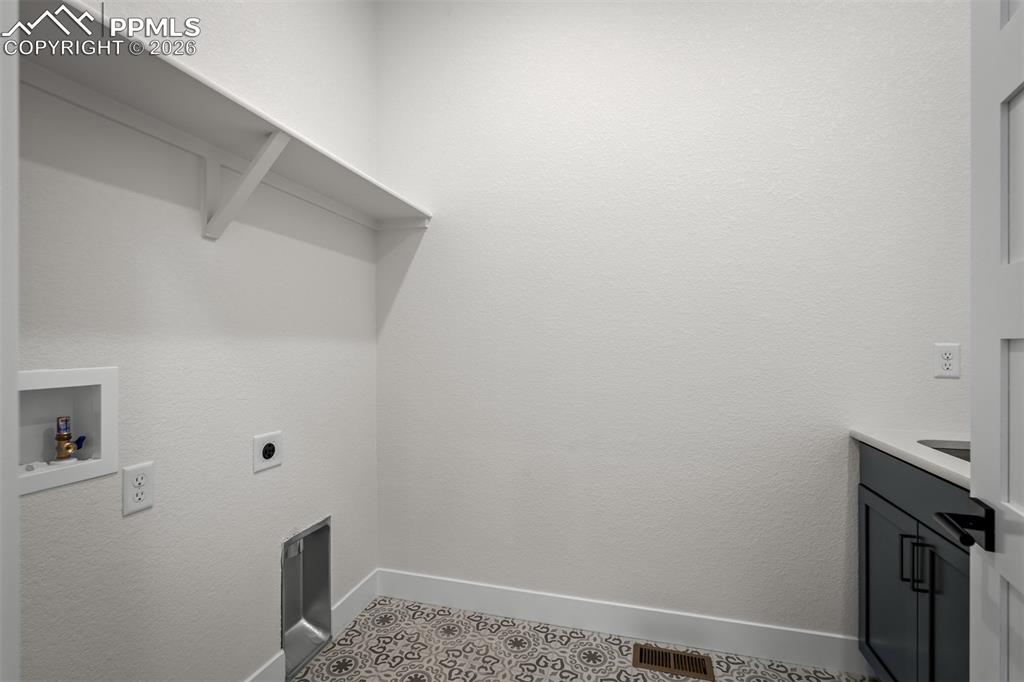 Image 26 of 36: Laundry