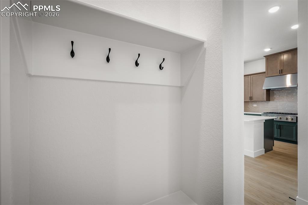 Image 28 of 36: Mud Room