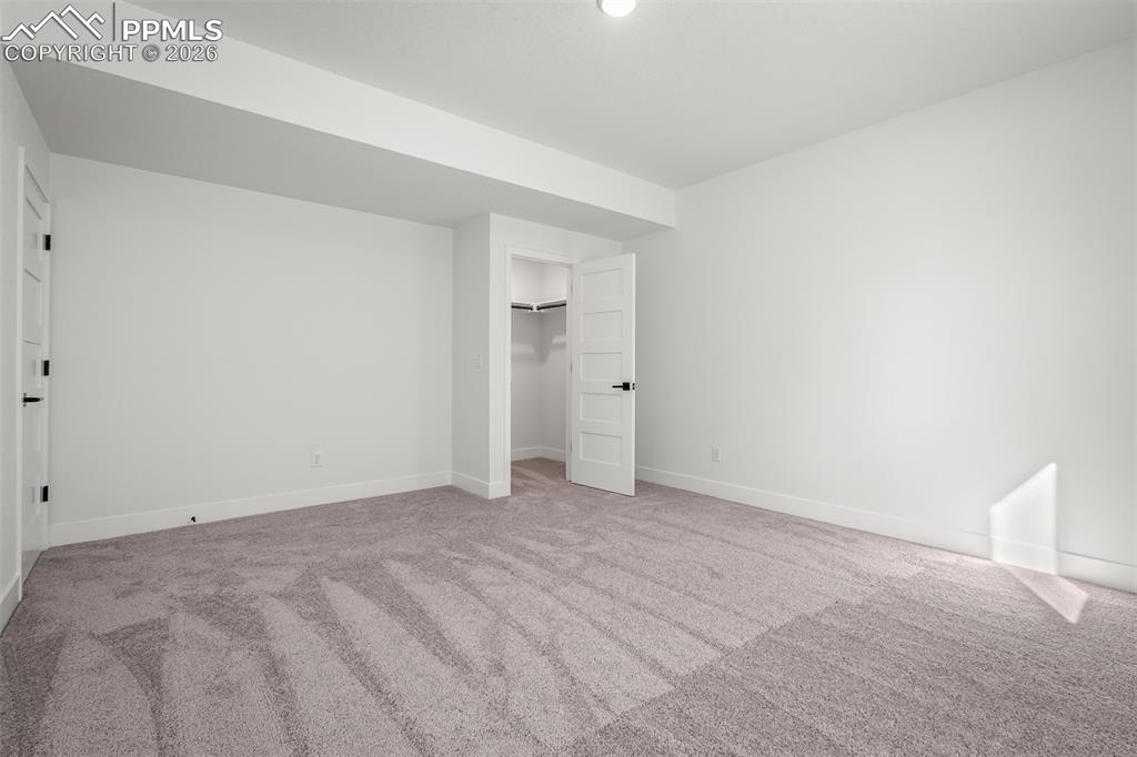 Image 34 of 36: Bedroom