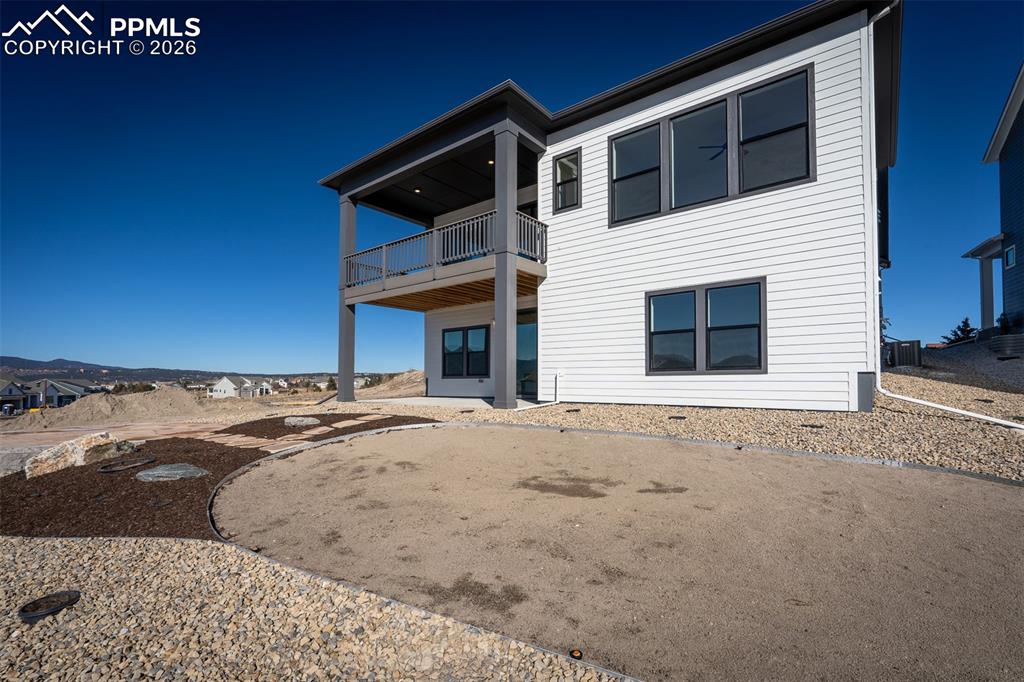 Image 36 of 36: Back of Structure