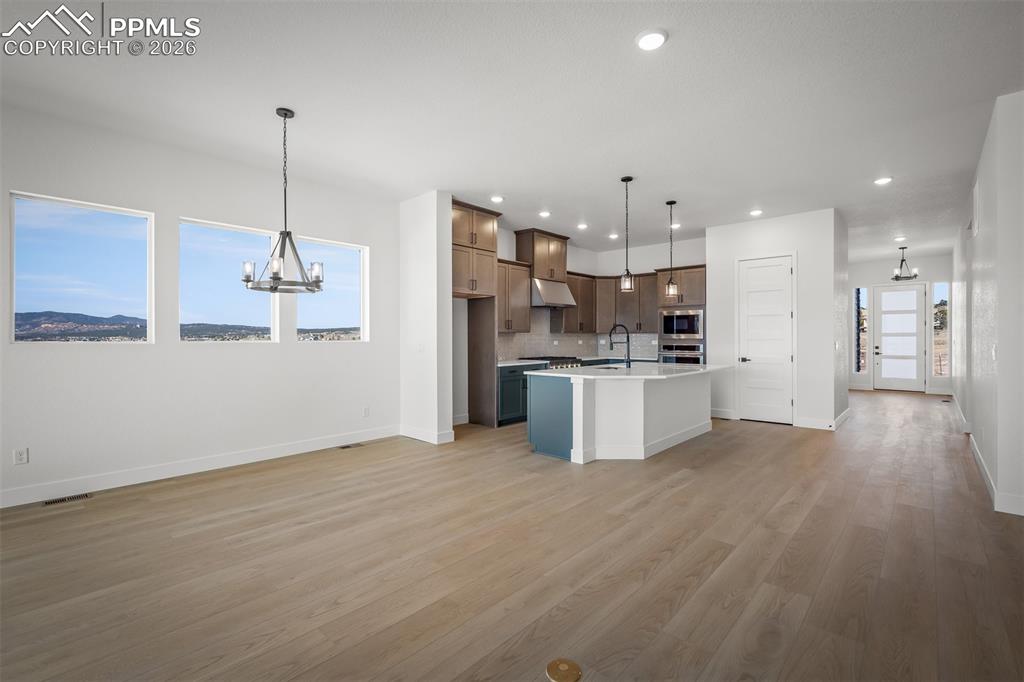 Image 5 of 36: Kitchen