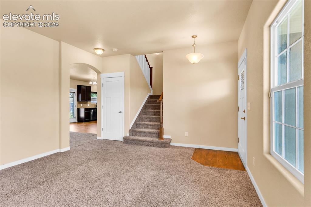 Image 6 of 33: Entry