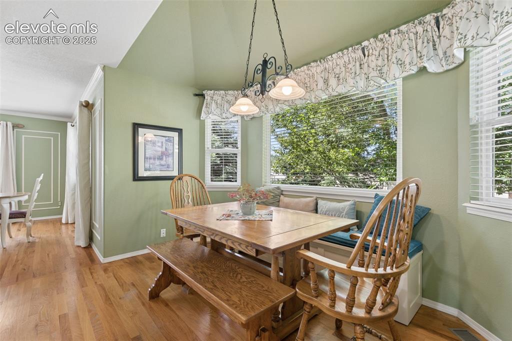 Image 12 of 49: Breakfast Nook with Bay Window!