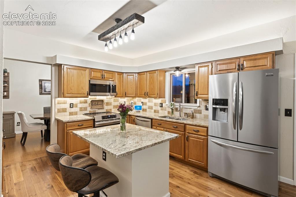 Image 13 of 46: Kitchen