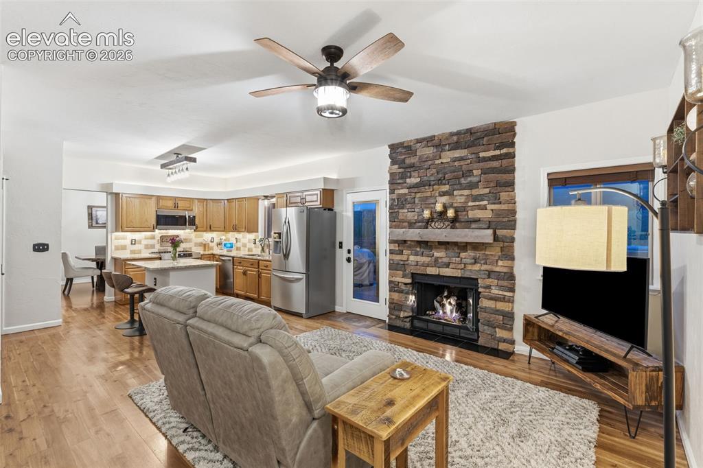 Image 14 of 46: Rocked gas fireplace