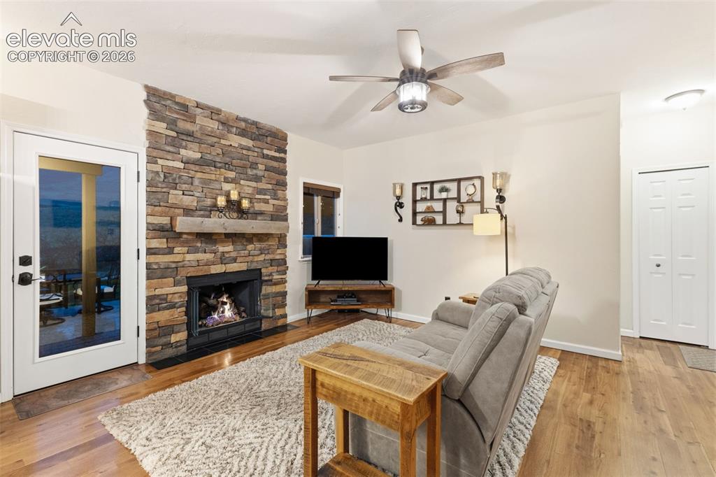 Image 15 of 46: Family Room