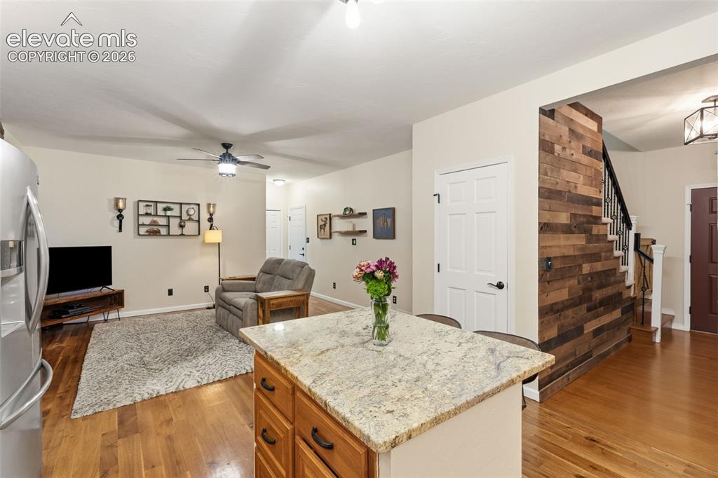 Image 17 of 46: Kitchen