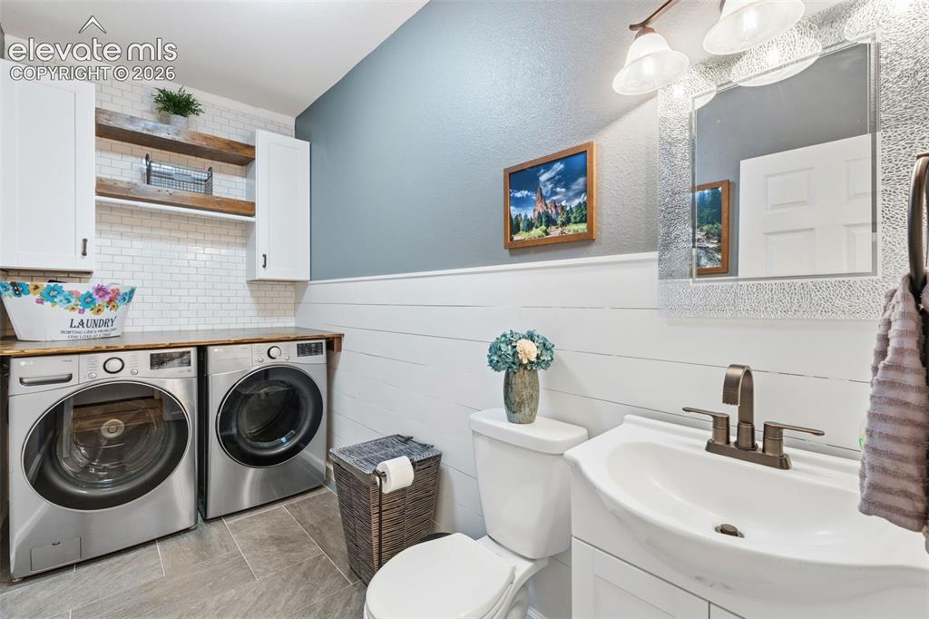 Image 41 of 46: Laundry