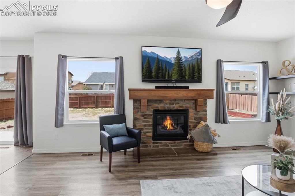 Image 15 of 49: Family Room