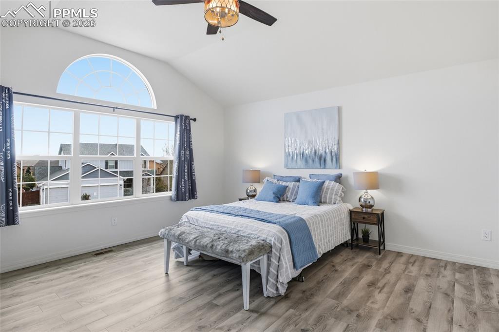 Image 24 of 49: PRIMARY SUITE OFFERS A SPACIOUS LAYOUT WITH A 5-PIECE BATH AND WALK-IN CLOS