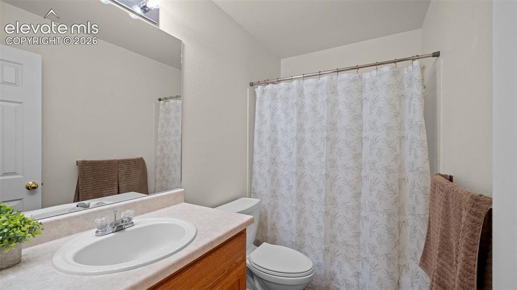 Image 7 of 42: Bathroom