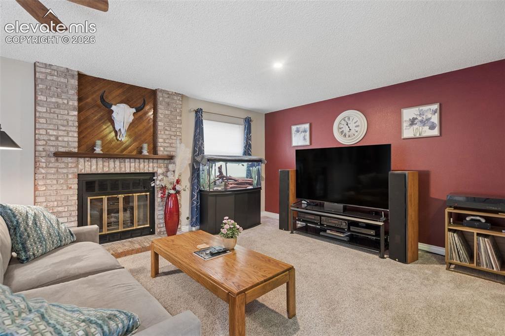 Image 18 of 47: Living Room