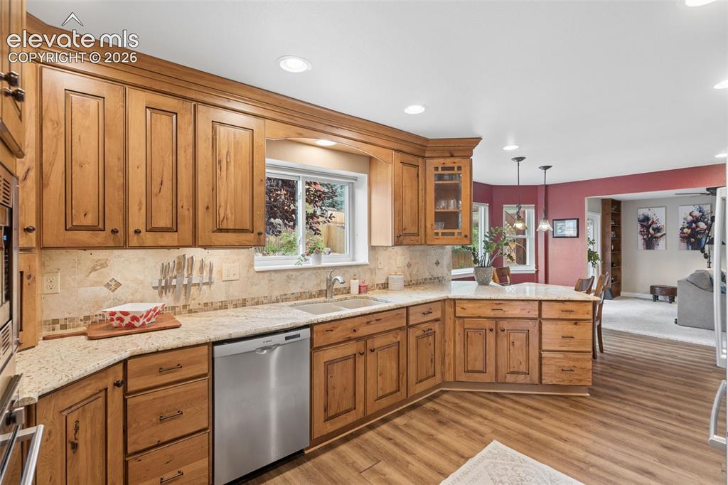 Image 3 of 47: Kitchen