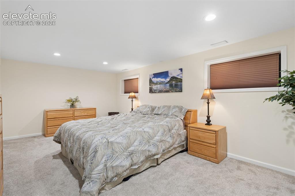 Image 34 of 47: Bedroom