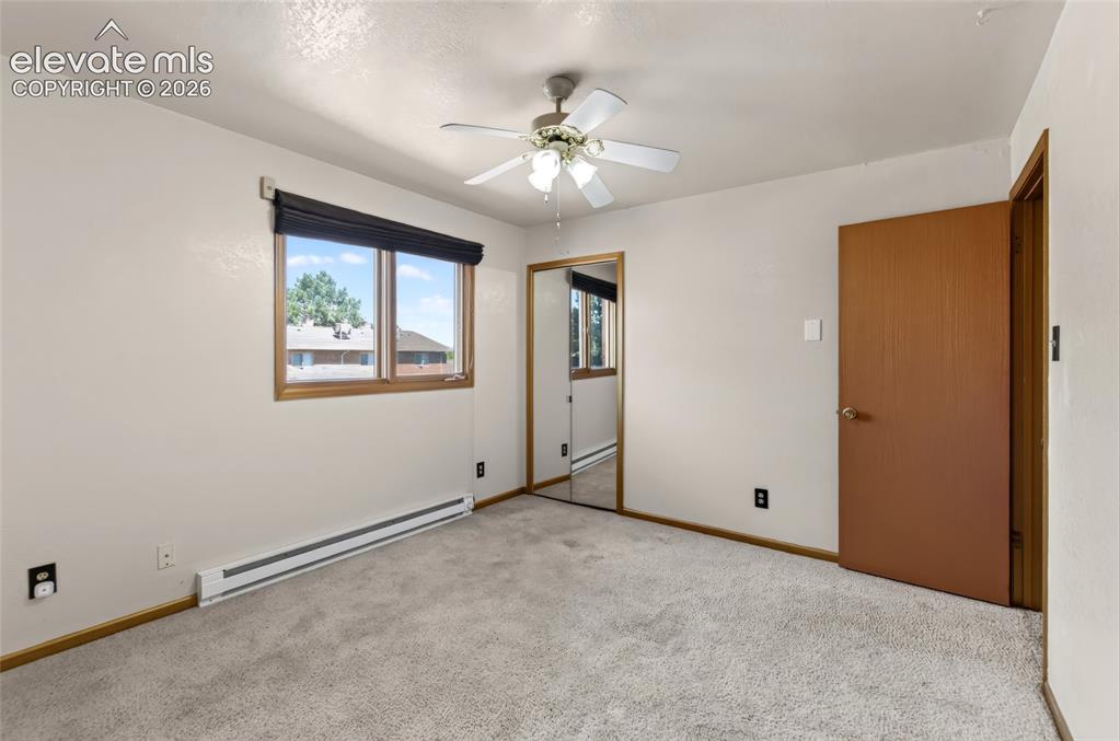 Image 14 of 27: Bedroom