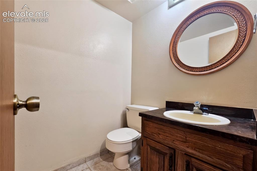 Image 18 of 27: Bathroom
