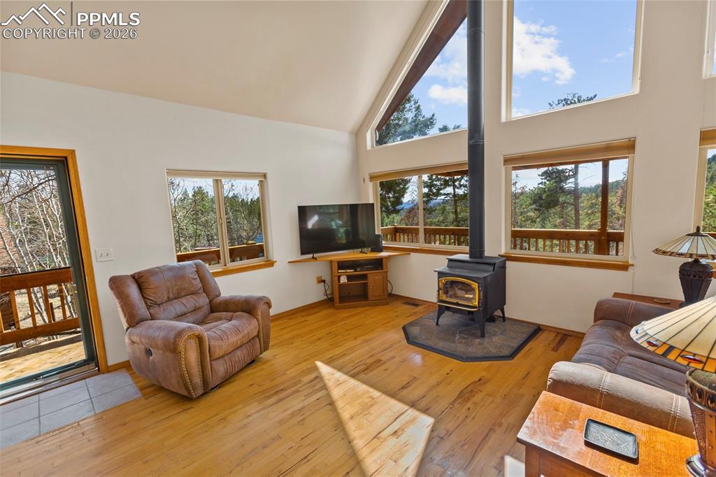 Image 4 of 35: Living Room