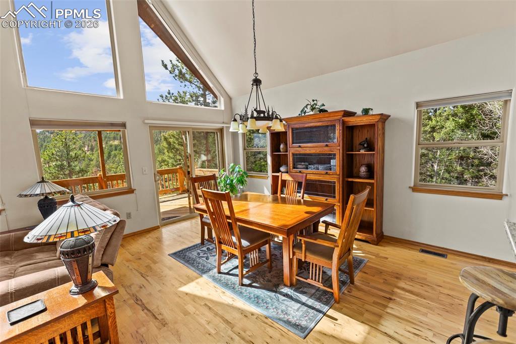 Image 6 of 35: Dining Area