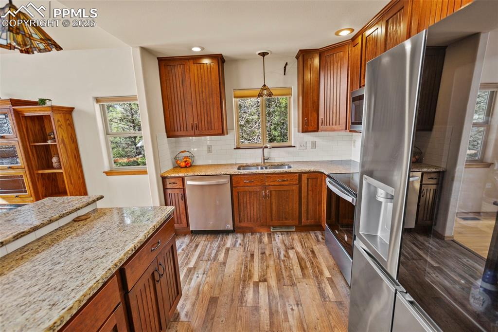 Image 9 of 35: Kitchen