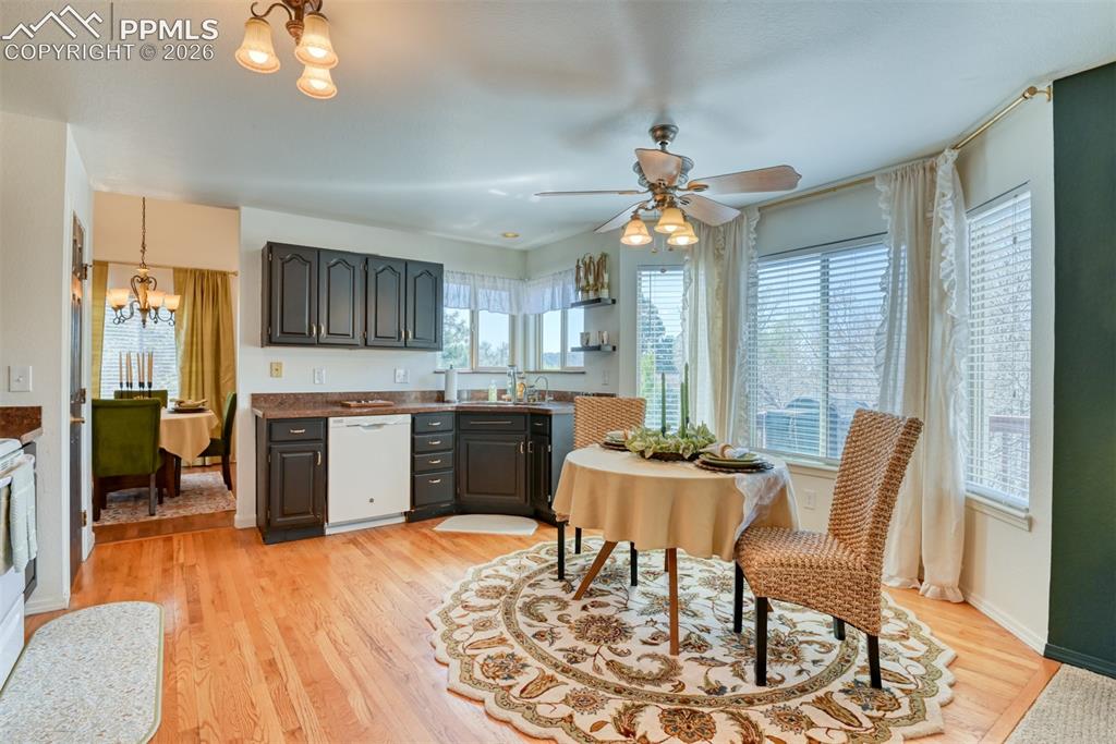 Image 10 of 49: Kitchen