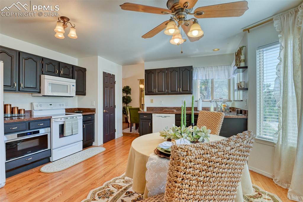 Image 11 of 49: Kitchen