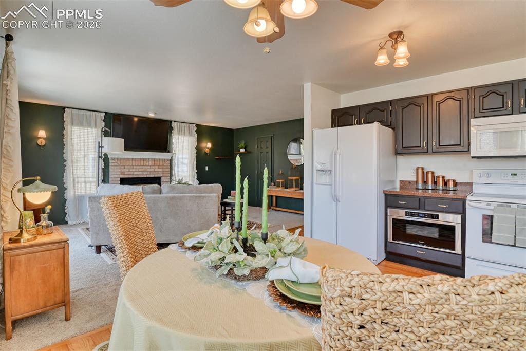 Image 12 of 49: Kitchen