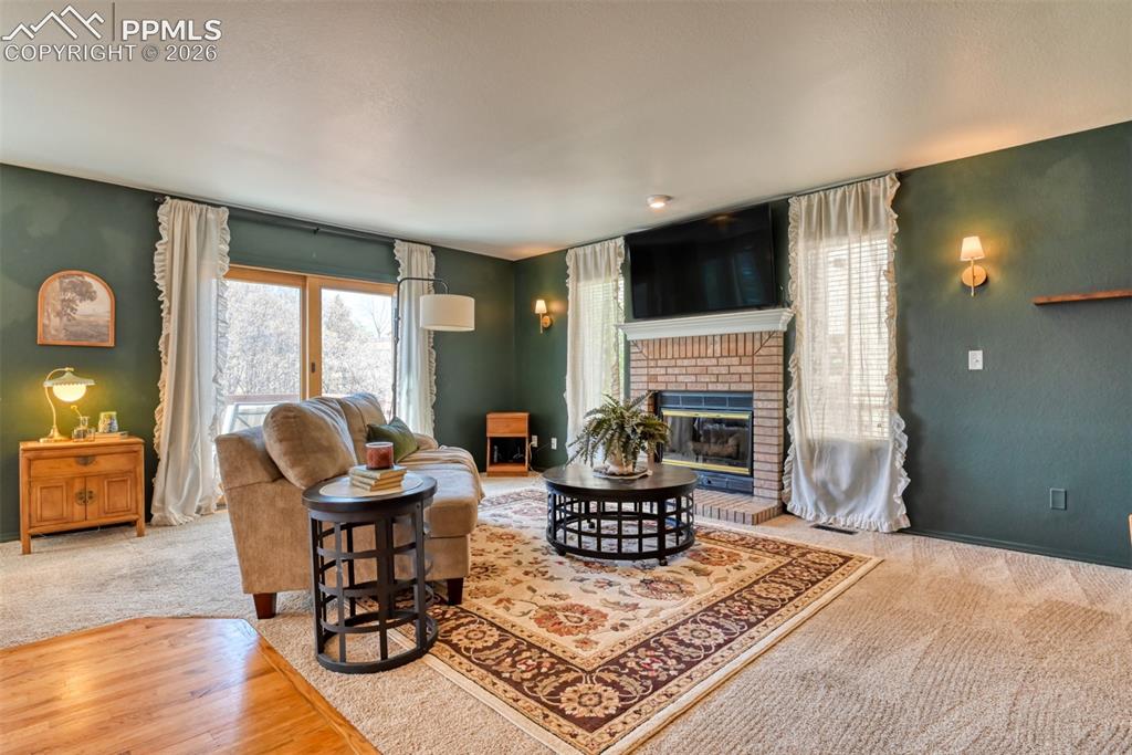 Image 15 of 49: Family Room