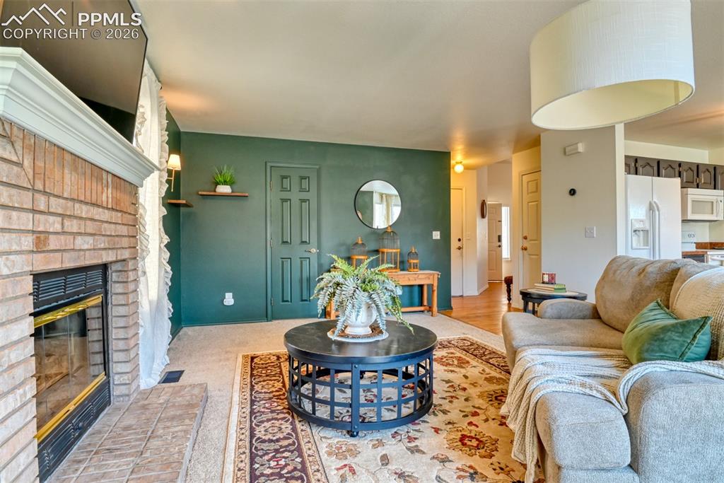 Image 16 of 49: Family Room