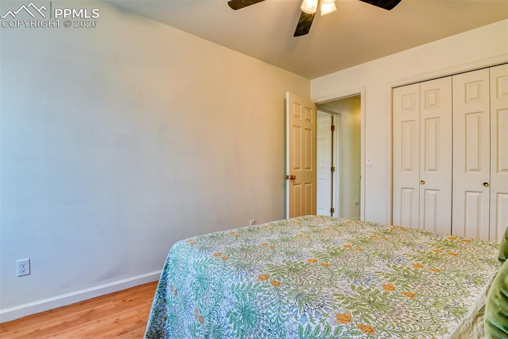Image 33 of 49: Bedroom