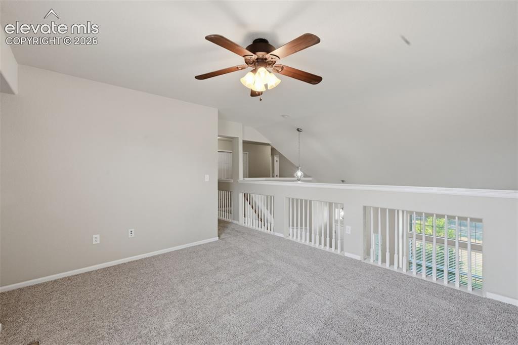 Image 16 of 33: Loft