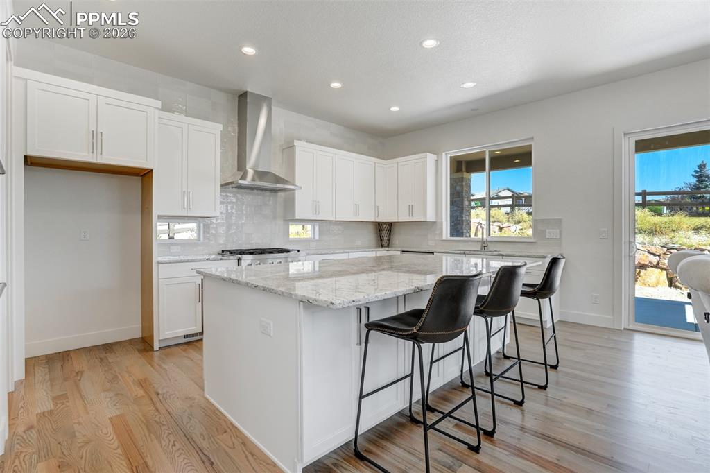 Image 12 of 50: Kitchen