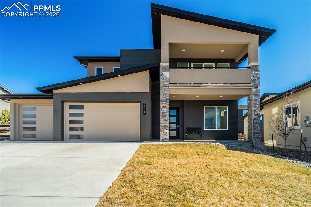 Image 2 of 50: Front of Structure