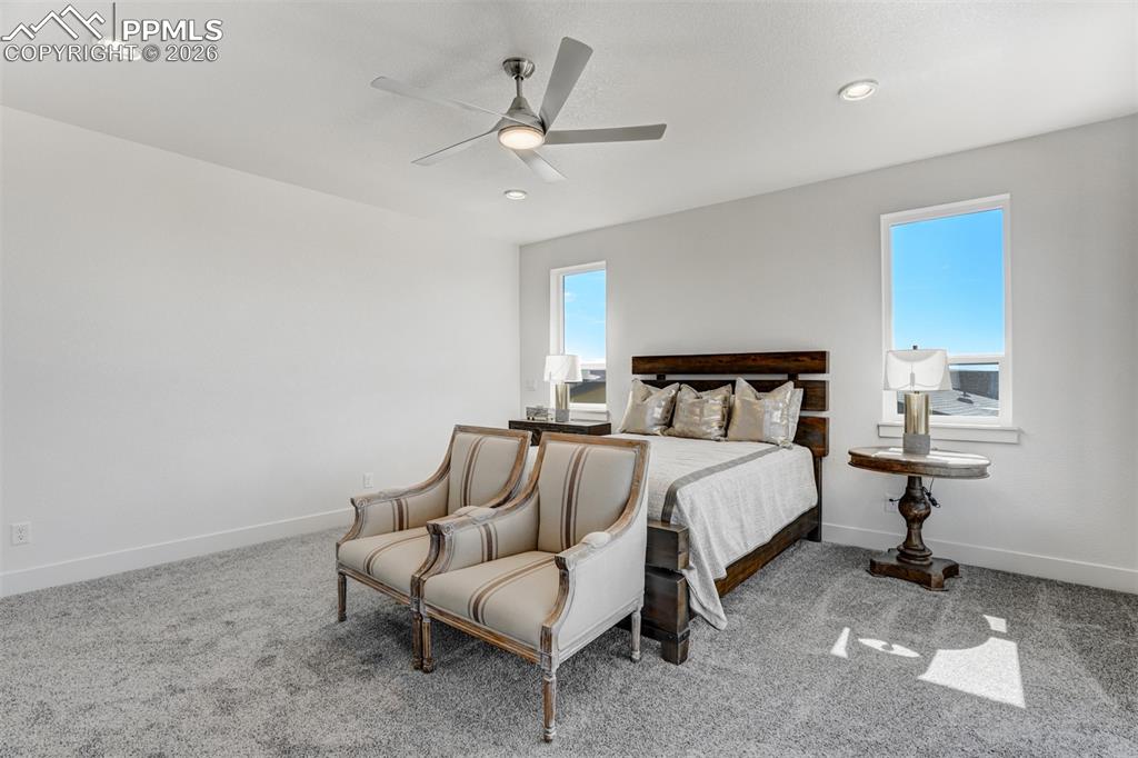 Image 24 of 50: Bedroom