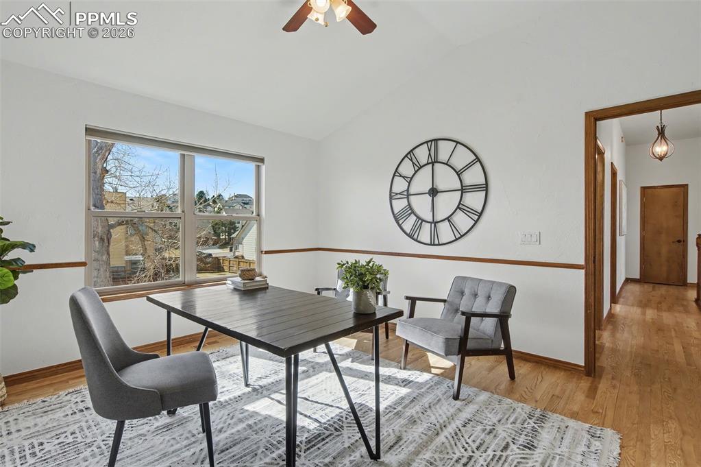 Image 17 of 43: Bedroom