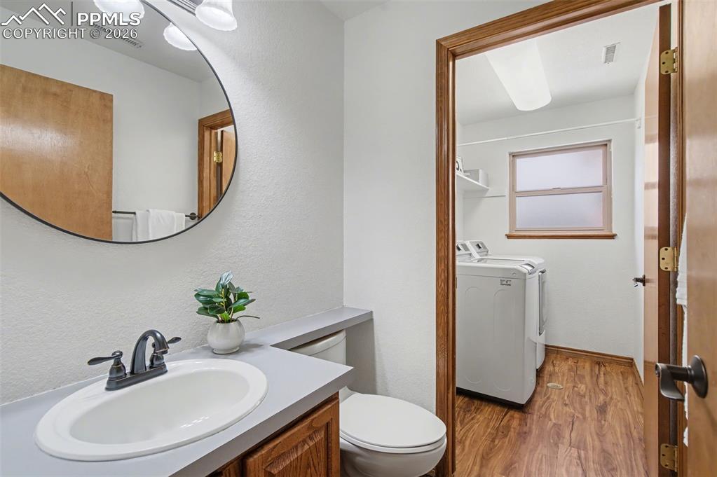 Image 18 of 43: Bathroom