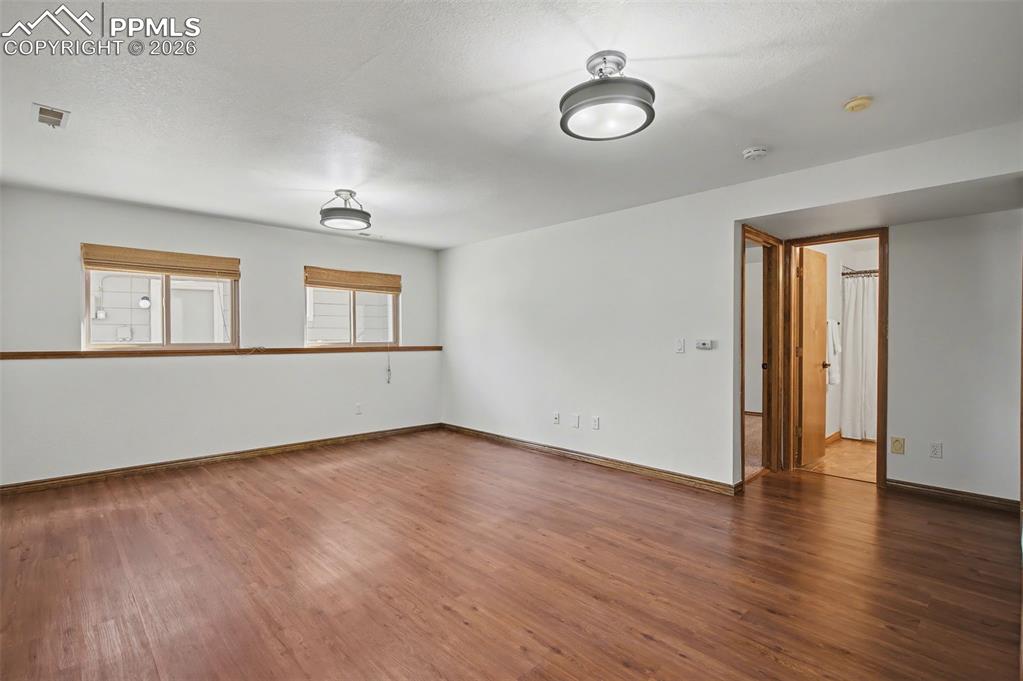 Image 31 of 43: Family Room