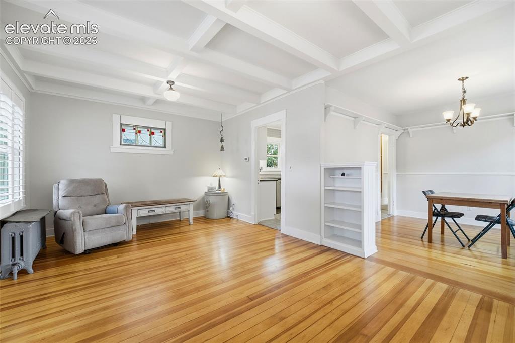 Image 2 of 30: Sitting Room