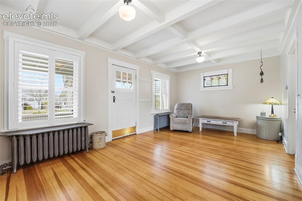 Image 3 of 30: Sitting Room