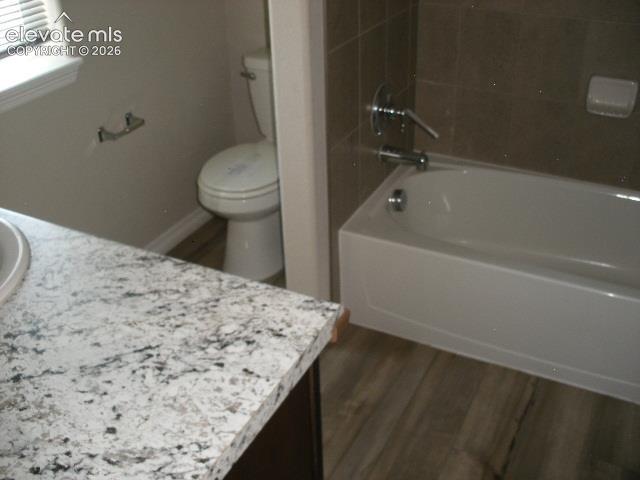 Image 13 of 36: Bathroom