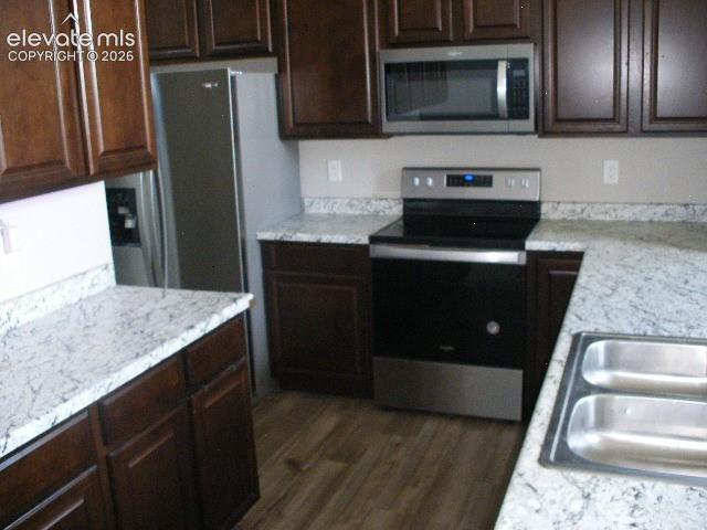 Image 4 of 36: Kitchen